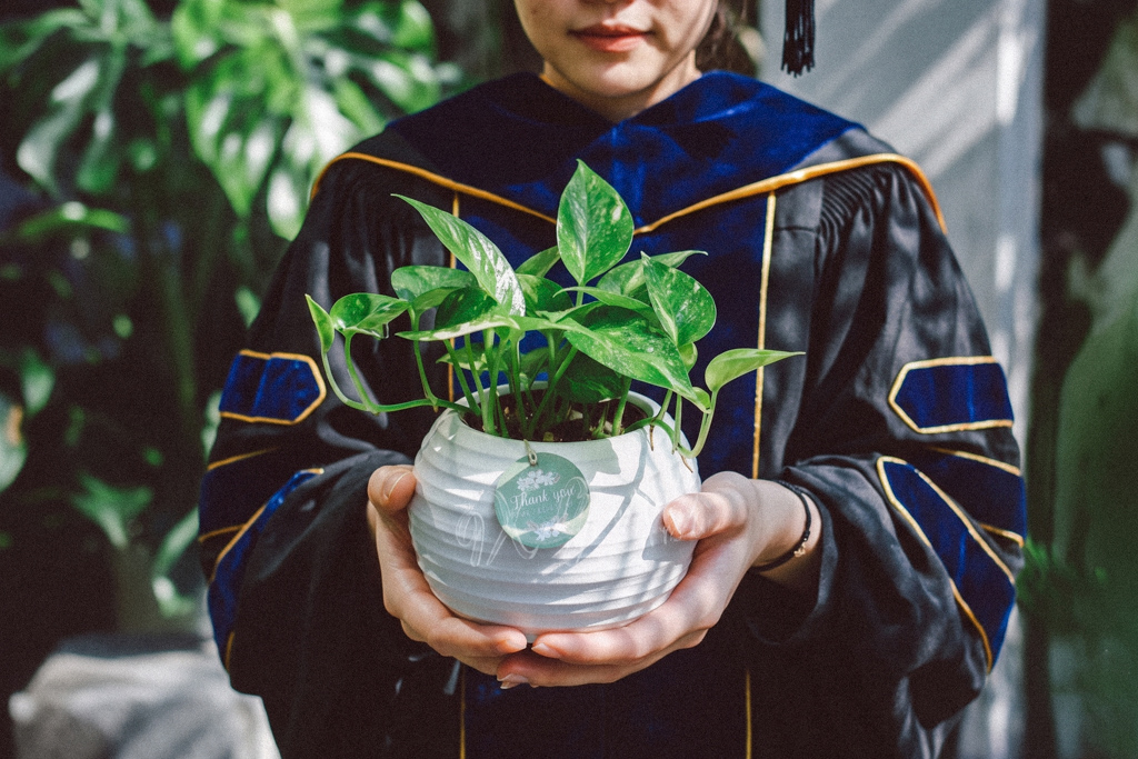 Xu Hướng Quà Tặng "Xanh" Dành Cho Mùa Tốt Nghiệp | 9X GARDEN